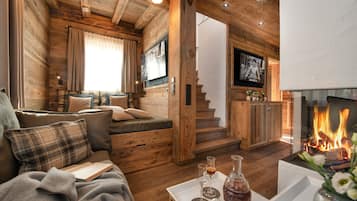 Chalet Classic | Living area | Flat-screen TV, heated floors