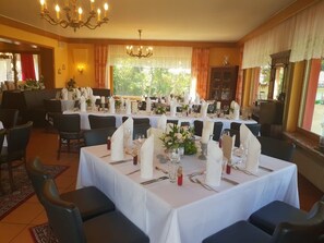 Restaurant - Waldhotel König von Rom (Waldesch)