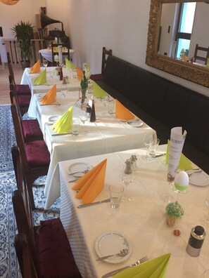 Buffet breakfast for a fee on weekdays - Waldhotel König von Rom (Waldesch)