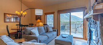 2311 Red Hawk Lodge 2 Bedroom Condo by RedAwning