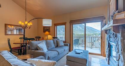 2311 Red Hawk Lodge 2 Bedroom Condo by RedAwning