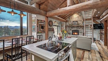 Cabin, 2 Bedrooms | Private kitchen | Fridge, oven, coffee/tea maker, electric kettle