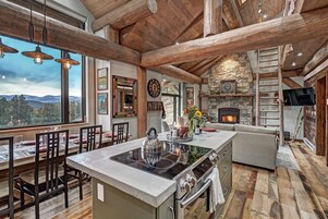 Cabana, 2 quartos | Cozinha privada | Geladeira, fogão, cafeteira/chaleira, chaleira elétrica
