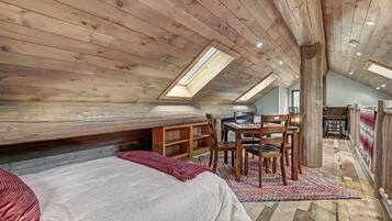 Cabin, 2 Bedrooms | 2 bilik tidur, ruang kerja komputer riba, seterika/papan seterika