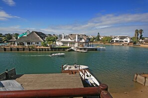 Talo (4 Bedrooms) | Näkymä järvelle