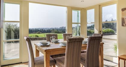 Tregoninny Vineyard and Woodland Farmhouse