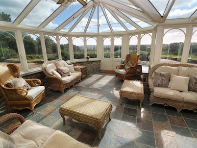 Tregoninny Vineyard and Woodland Farmhouse