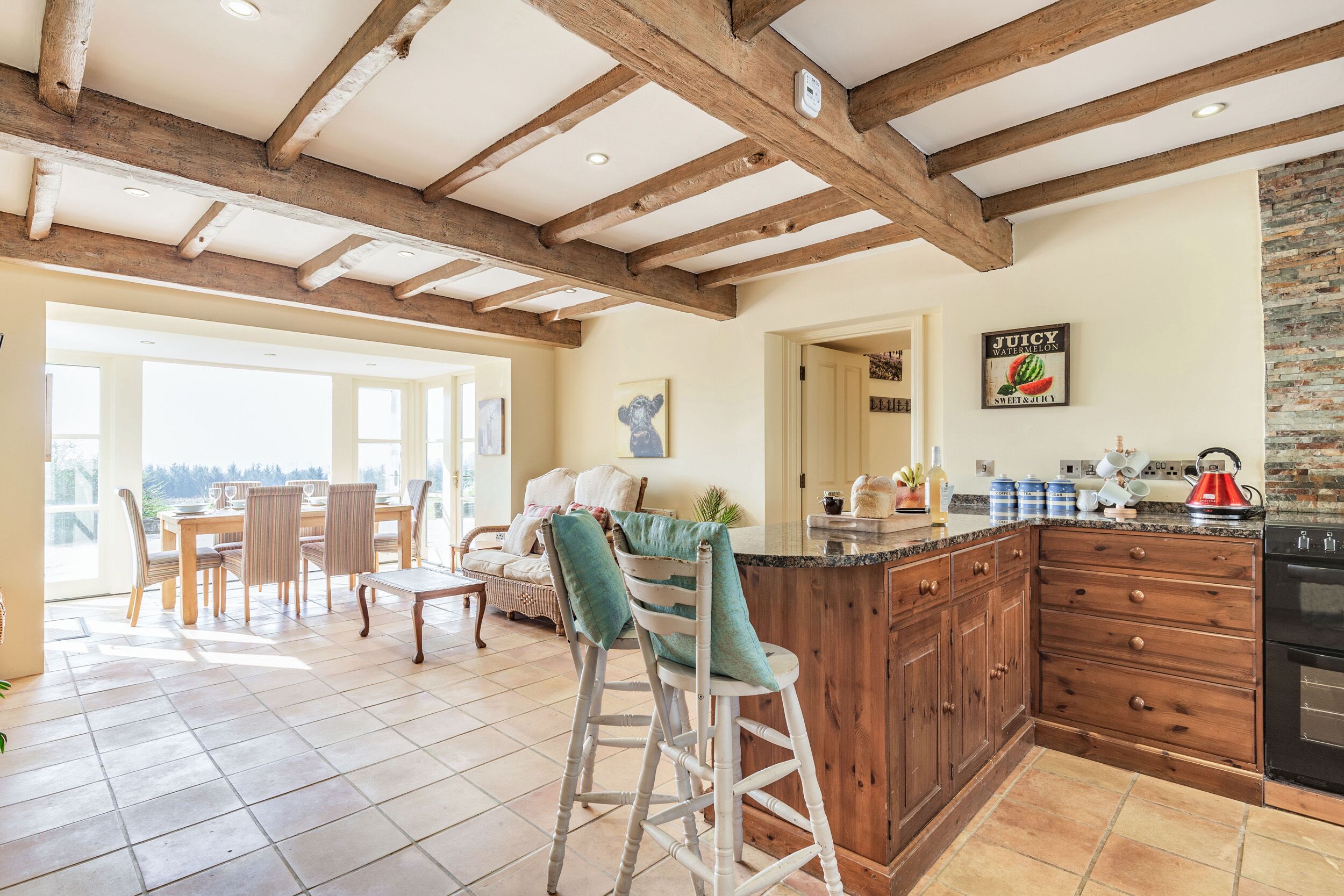 Cottage | Private kitchen | Dishwasher, cookware/dishes/utensils