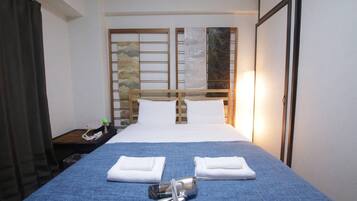 Free WiFi, bed sheets