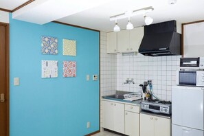 Apartment, 1 Bedroom (N407) | Private kitchen | Fridge, microwave, stovetop, electric kettle - Arita Namba (Osaka)