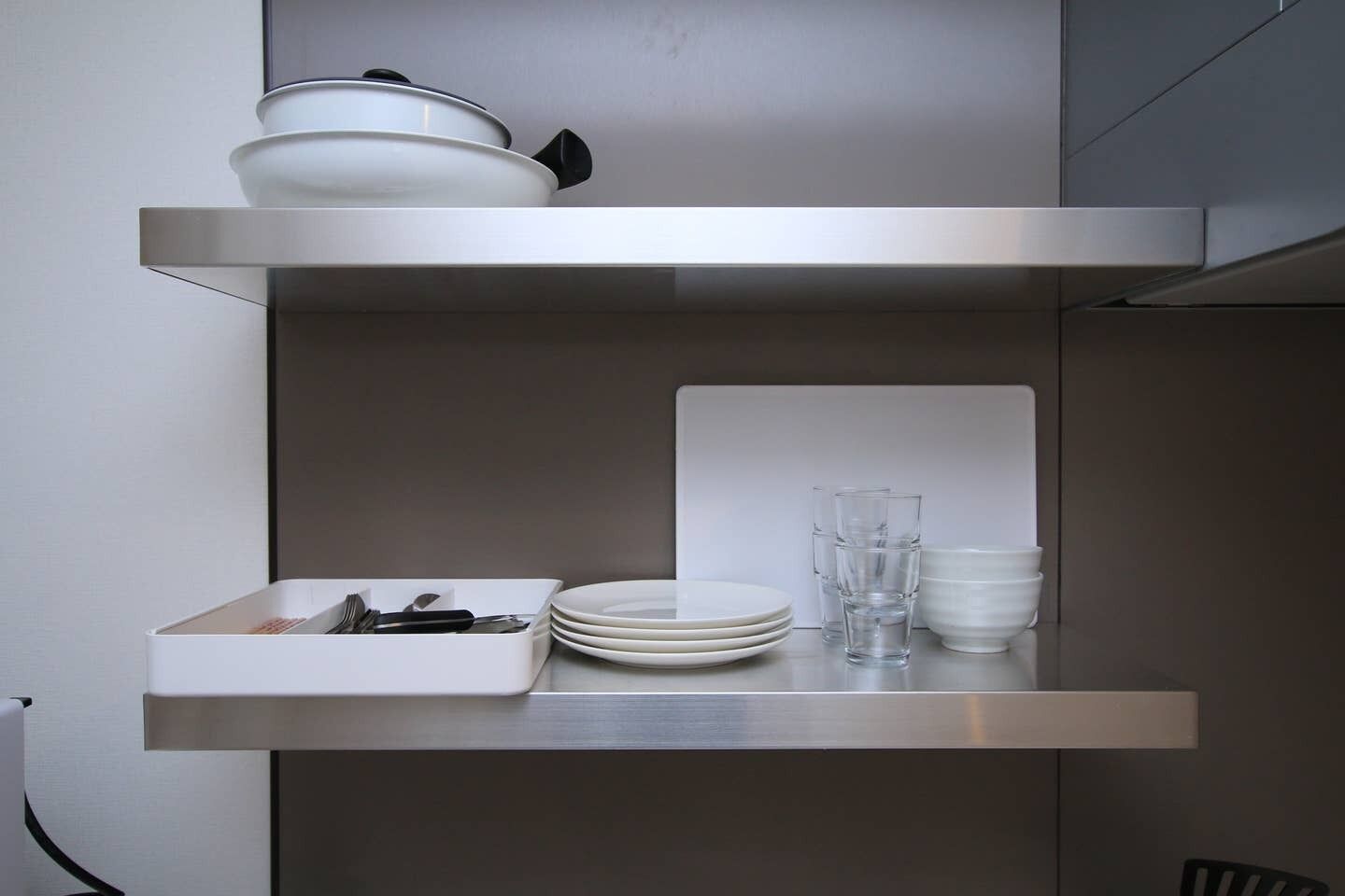 冷蔵庫、電子レンジ、コンロ、電気ポット