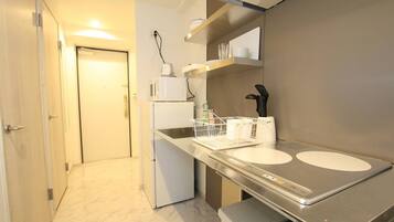 Fridge, microwave, stovetop, electric kettle