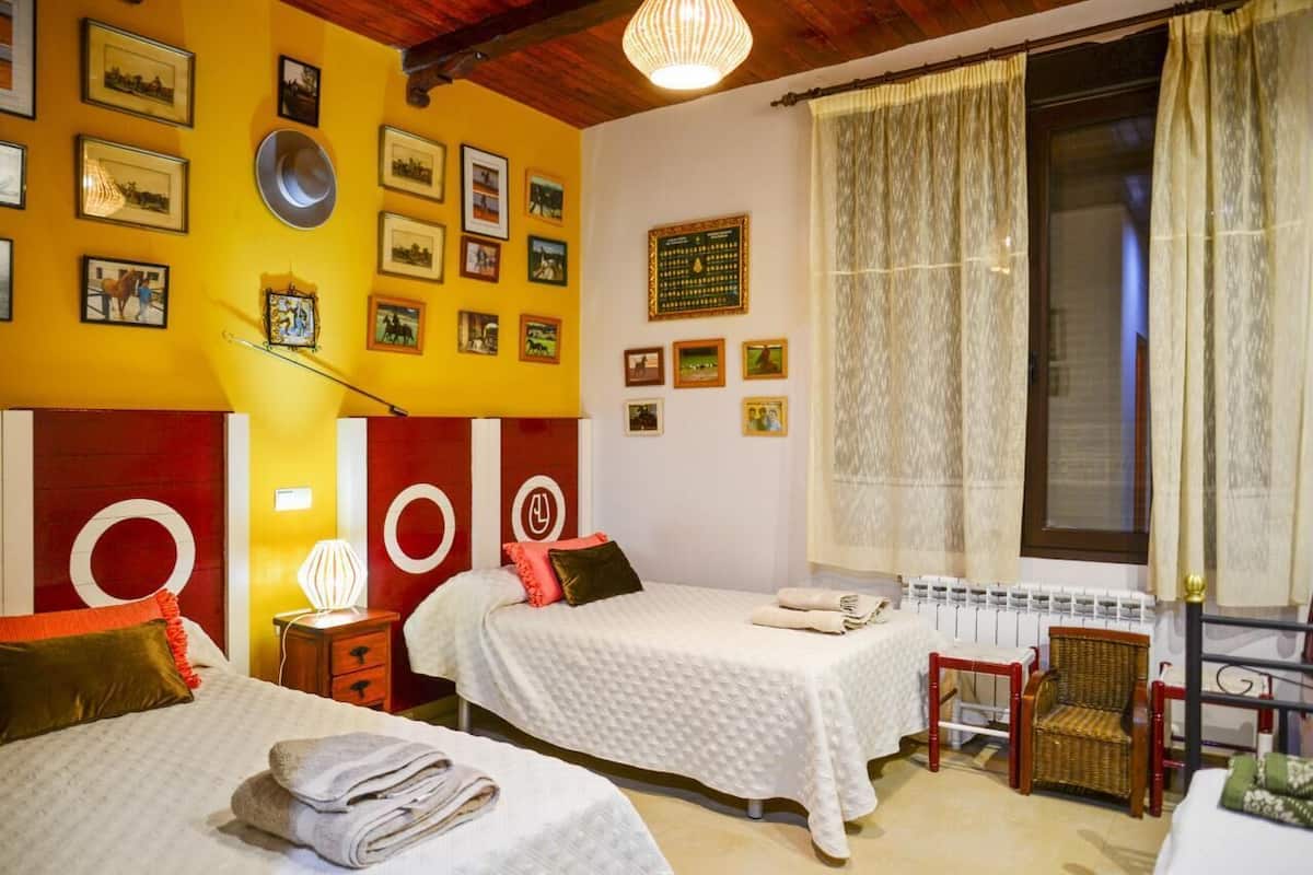4 habitaciones, sistema de insonorización y camas plegables/adicionales