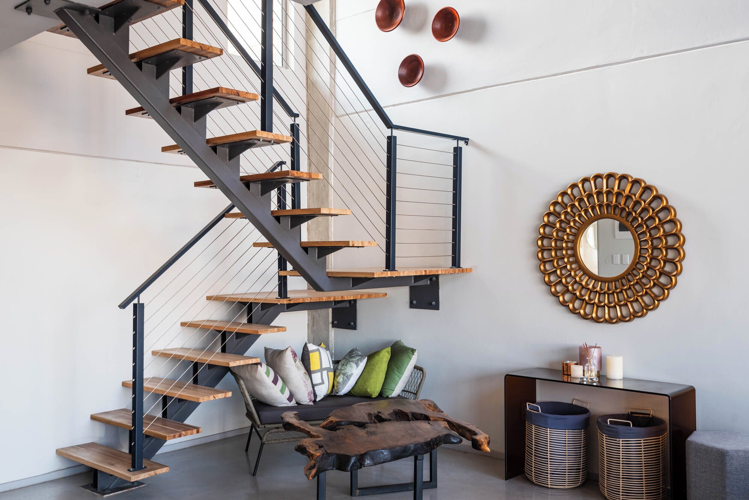 المنشأة من الداخل