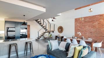 Apartment (2 Bedrooms) | Bahagian dalam