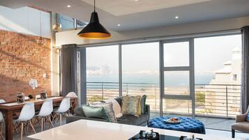 Apartment (2 Bedrooms) | Front of property