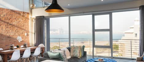 ์ํํธ (2 Bedrooms) | ์๋ฐ ์์ค ์ ๋ฉด