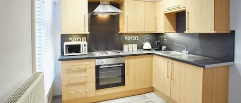 Fridge, microwave, oven, stovetop