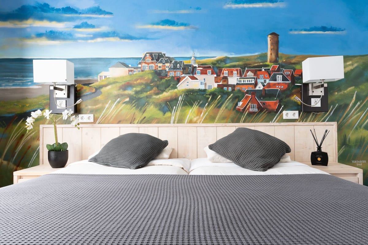 standard double or twin room | in-room safe, blackout curtains, free wifi, bed sheets