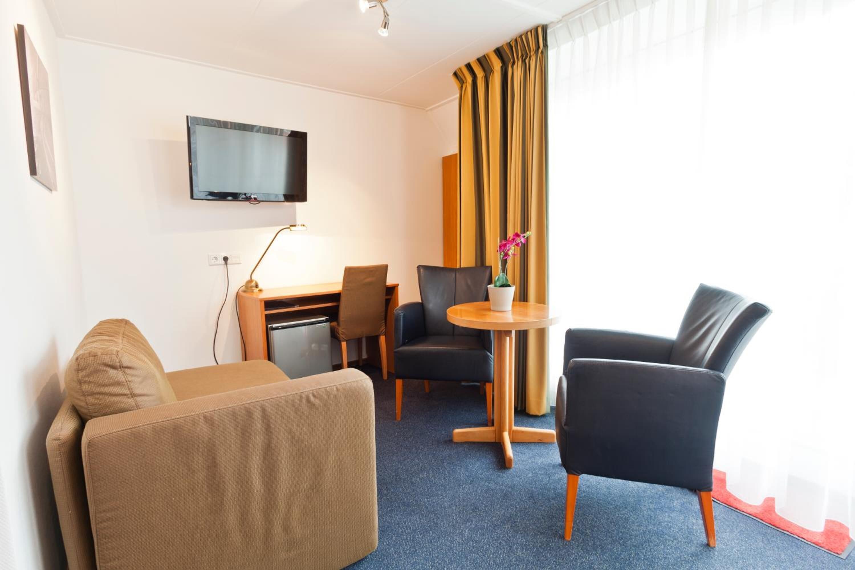 24-inch flat-screen tv with cable channels, tv