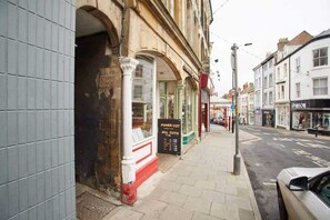 Miscellaneous - Host & Stay | Burns Yard Apartment (Whitby)