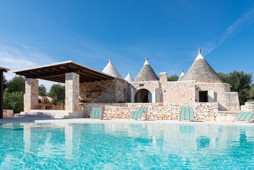 Trulli Complex with private swimming pool
