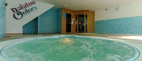 Indoor spa tub