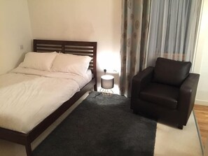 1 bedroom, iron/ironing board, internet, bed sheets