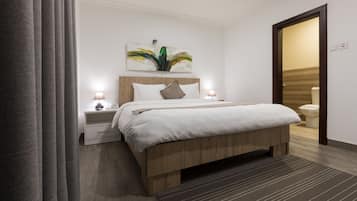 Standard Room, 1 Queen Bed, Refrigerator, Garden Area | Premium bedding, Select Comfort beds, in-room safe, desk