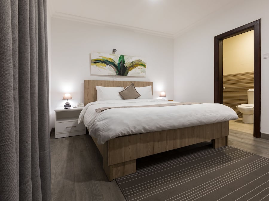 Standard Room, 1 Queen Bed, Refrigerator, Garden Area | Premium bedding, Select Comfort beds, in-room safe, desk
