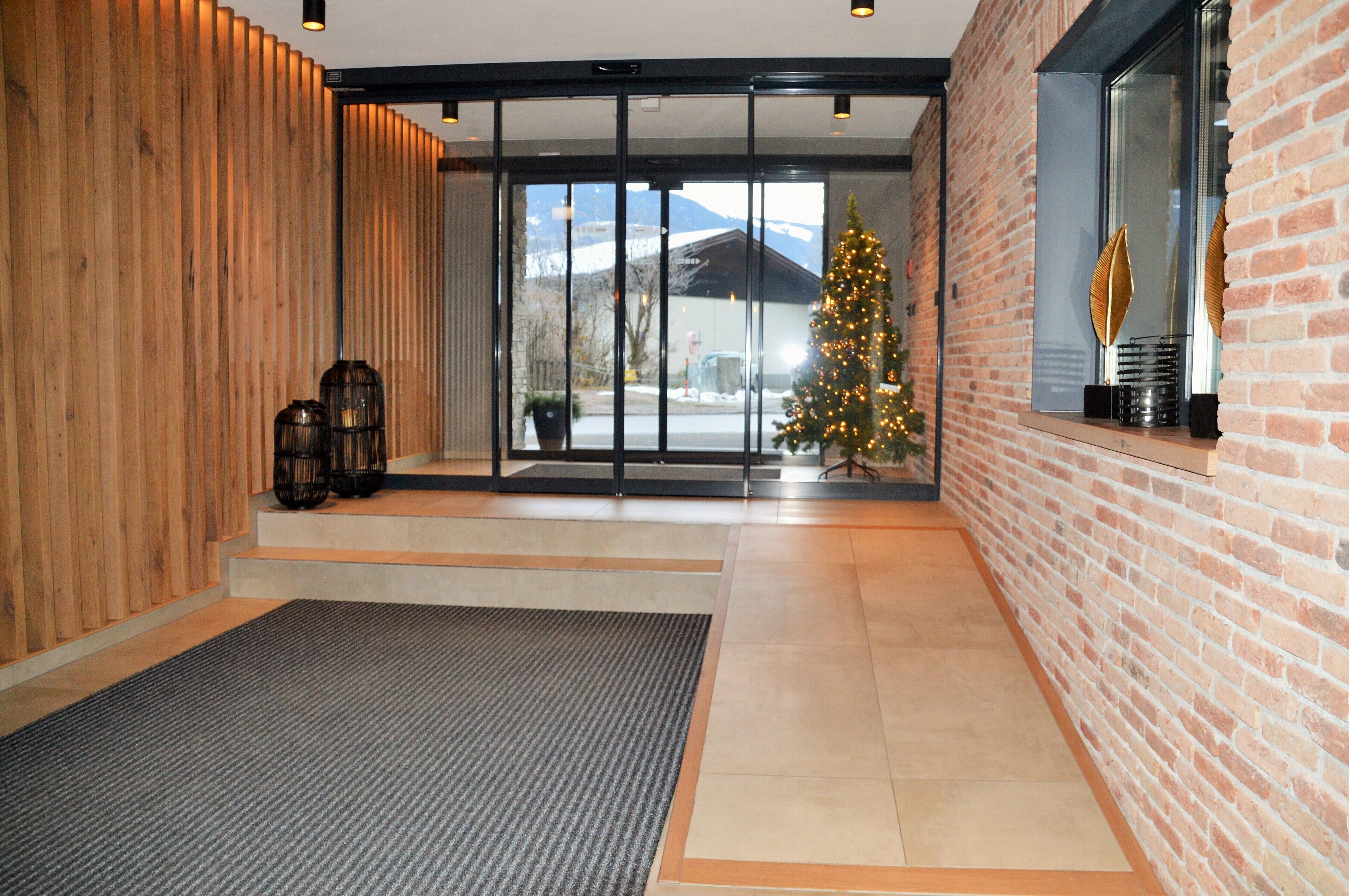 Pintu masuk properti