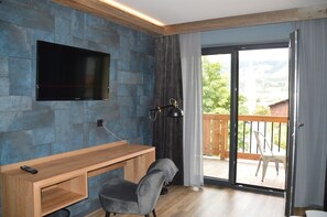 Una televisión de pantalla plana, suelo radiante