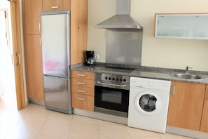 Fridge, microwave, oven, coffee/tea maker