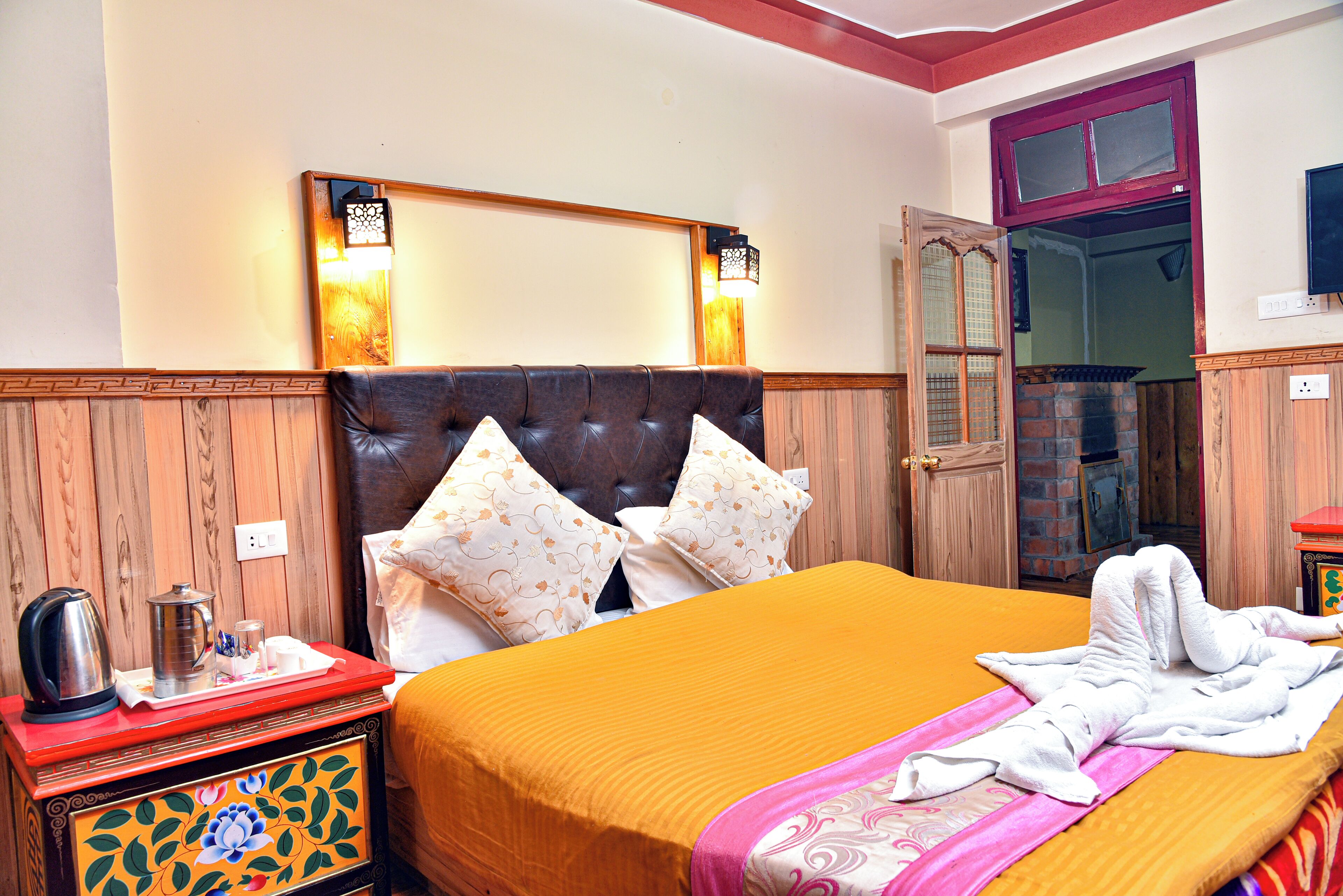 Family Suite | Individually decorated, individually furnished, free WiFi, bed sheets