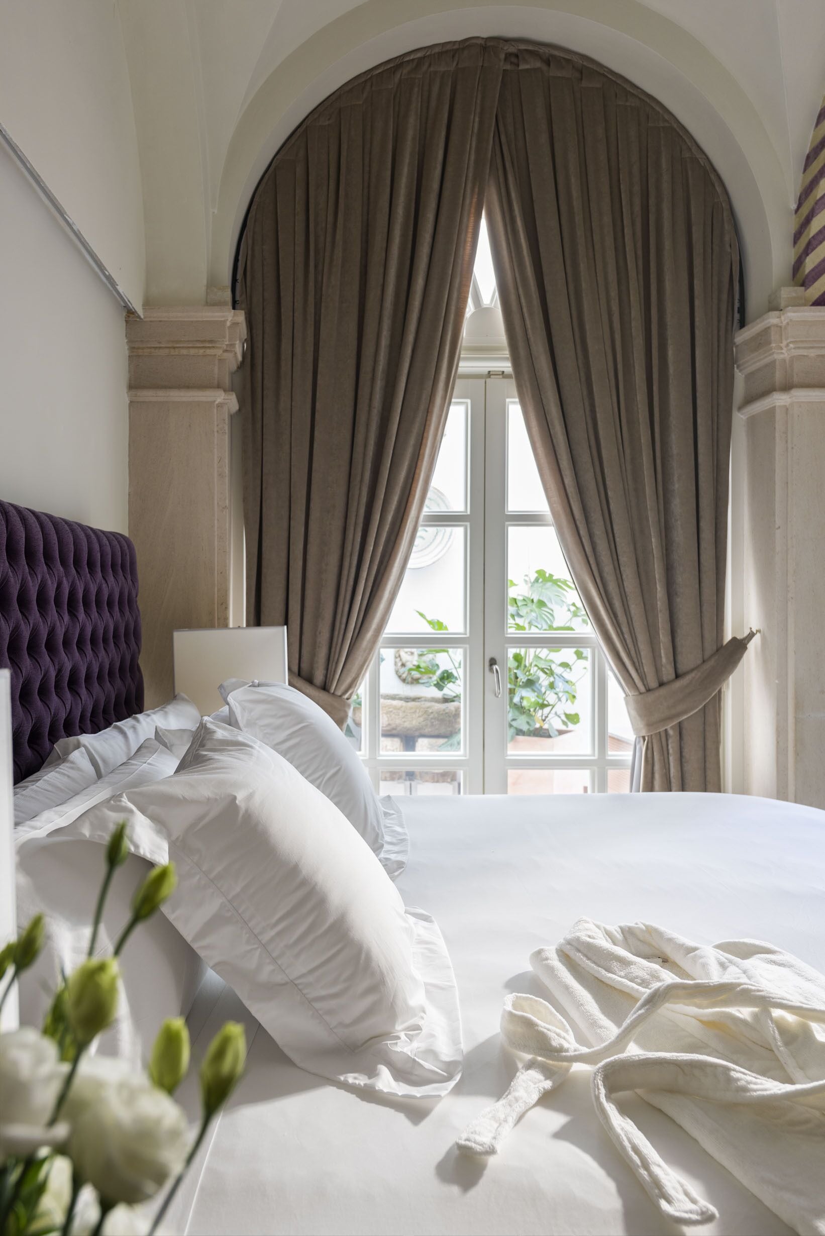 Premium suite, aan de binnenplaats | Lakens van Egyptisch katoen, luxe beddengoed, donzen dekbedden