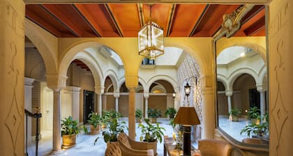 Casa de Triana Luxury Suites by Casa del Poeta