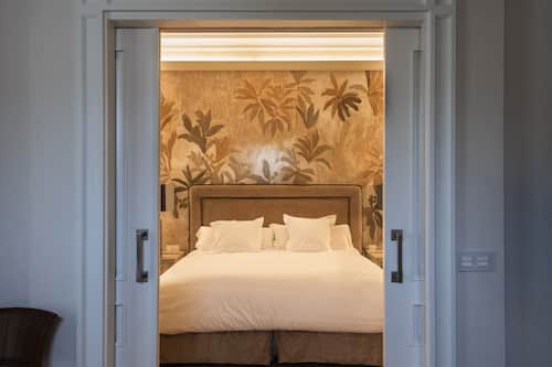 Deluxe Apartment | Egyptian cotton sheets, premium bedding, down comforters