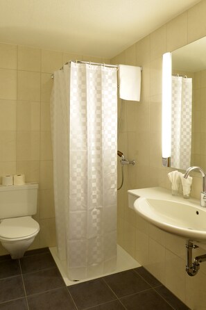 Classic Double Room | Bathroom