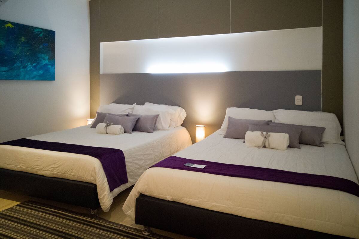 Chambre Quadruple Supérieure | Bureau, Wi-Fi gratuit, draps fournis