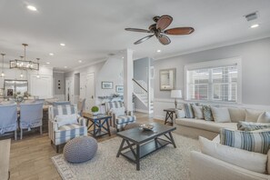 TV, DVD player - Steps from the Beach! Gulf Views! Private Pool! 6 Bikes! (Destin)
