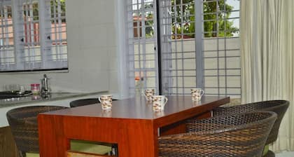 2-BR (2 Schlafzimmer B) + STUDIO Gastfamilie in RANGE VIEW