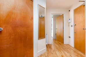 Căn hộ (1 Bedroom) | 1 phòng ngủ, bàn ủi/dụng cụ ủi quần áo, bộ trải giường 