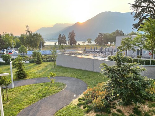 L'Estrade 4* - Appartement 2 bedrooms with the view lake & garage