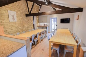 Dining - The Cotswold Manor Wychwood, with Hot-Tub, Games Barn, 3 acres of Parkland (Witney)
