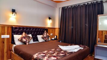 Superior Double Room, 1 Queen Bed | Free WiFi, bed sheets