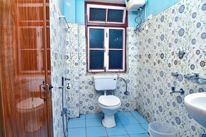 Deluxe Double Room | Bathroom - Rufina Lachen Deezong (Chungthang)