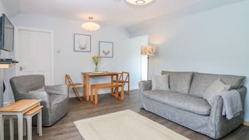 Cottage | Living room | TV