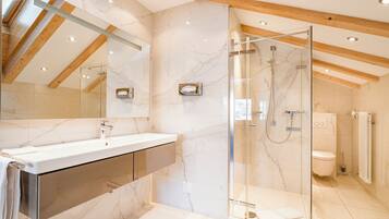 Triple Room | Bathroom
