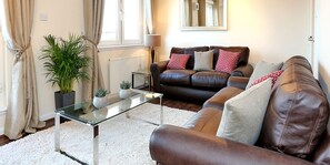 City Apartment | Living area