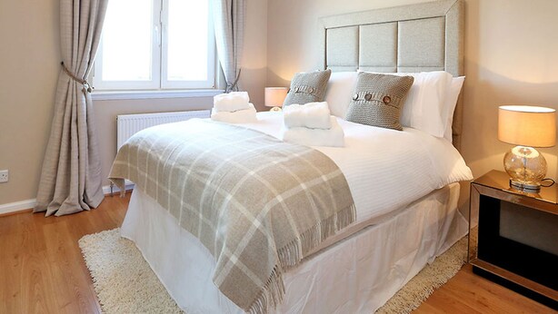 Unclassified image, 1 of 10, button - Bothwell Road Apartment - Town & Country (Aberdeen)